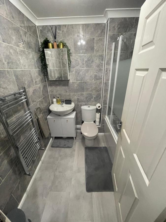 St Helens  Hensh Homes מראה חיצוני תמונה